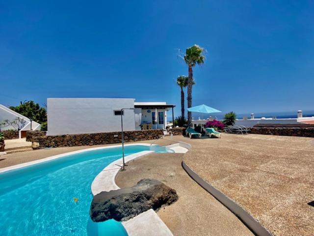 Bungalow Rey Carlos ปูแอร์โตเดลคาร์เมน ภายนอก รูปภาพ