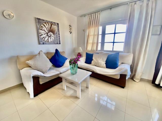 Bungalow Rey Carlos ปูแอร์โตเดลคาร์เมน ภายนอก รูปภาพ